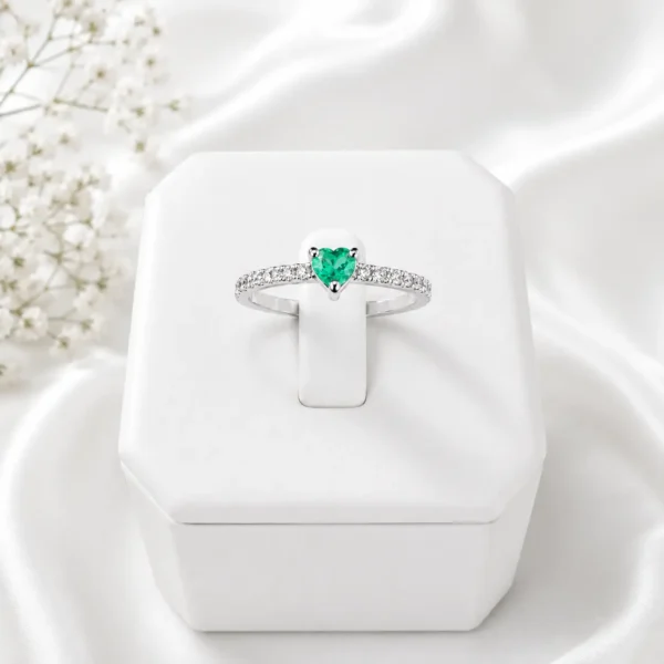 Anillo Esmeralda Corazón